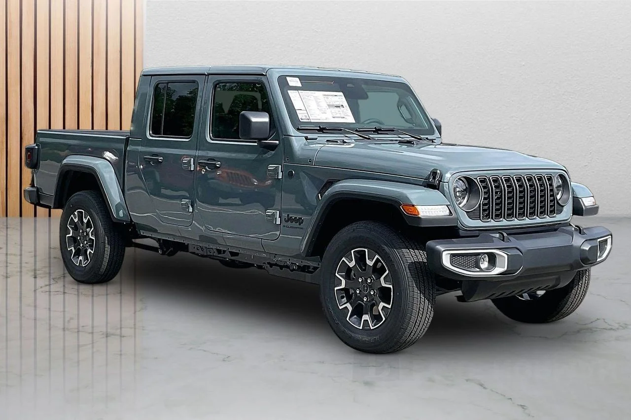 New 2026 Anvil Clear-Coat Exterior Paint Jeep Sahara image 2