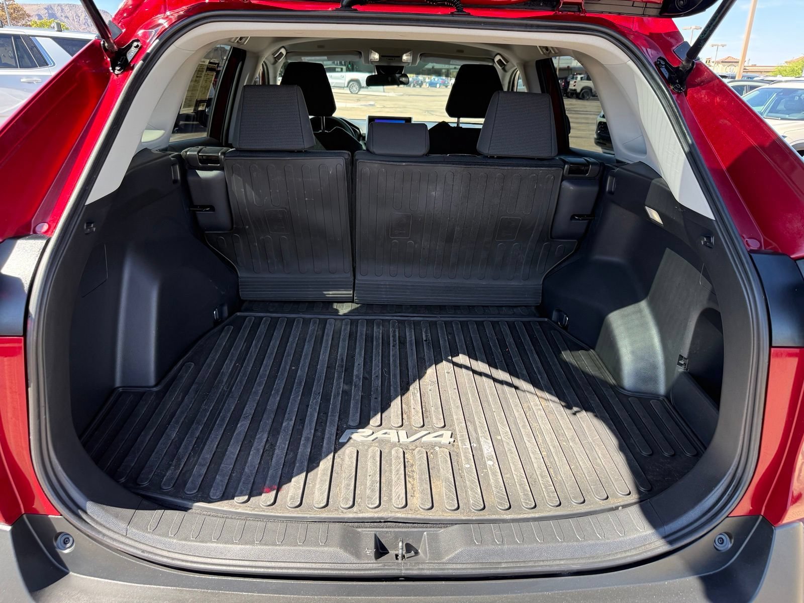 2025 Toyota RAV4 LE - Photo 37