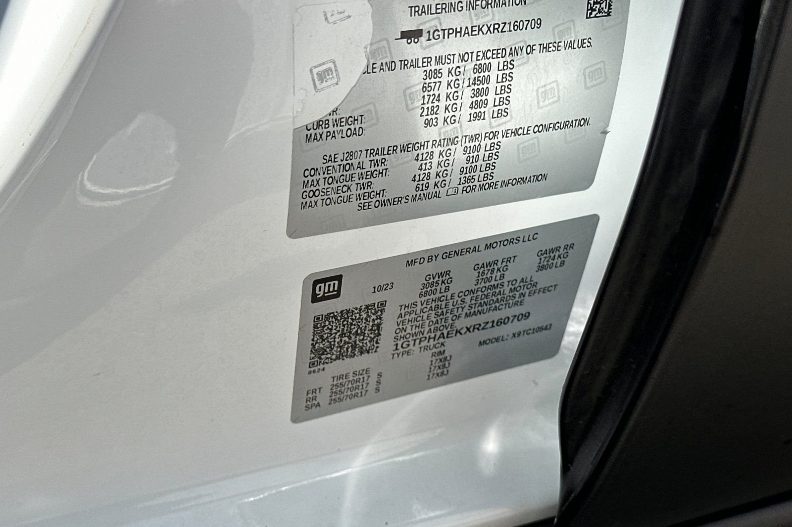 Used 2024 White GMC Pro image 31