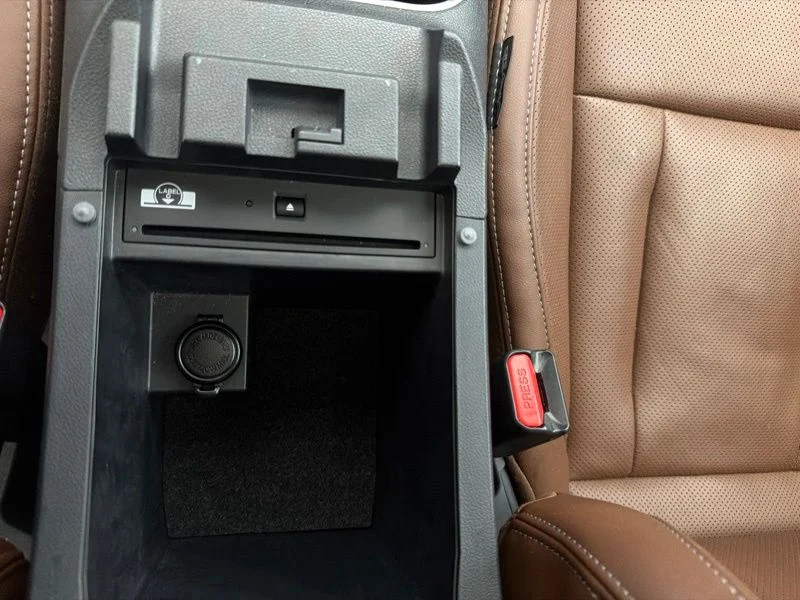 Used 2020 White Subaru Touring image 34