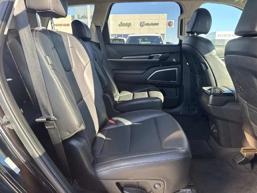 Used 2024 Black Kia S image 10