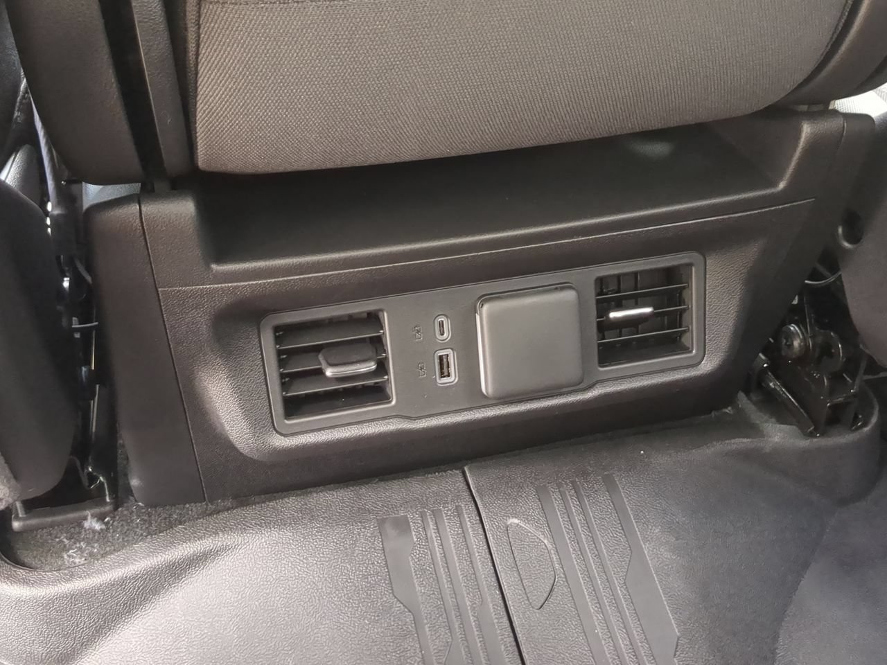 New 2026 Sterling Metallic GMC Elevation image 21
