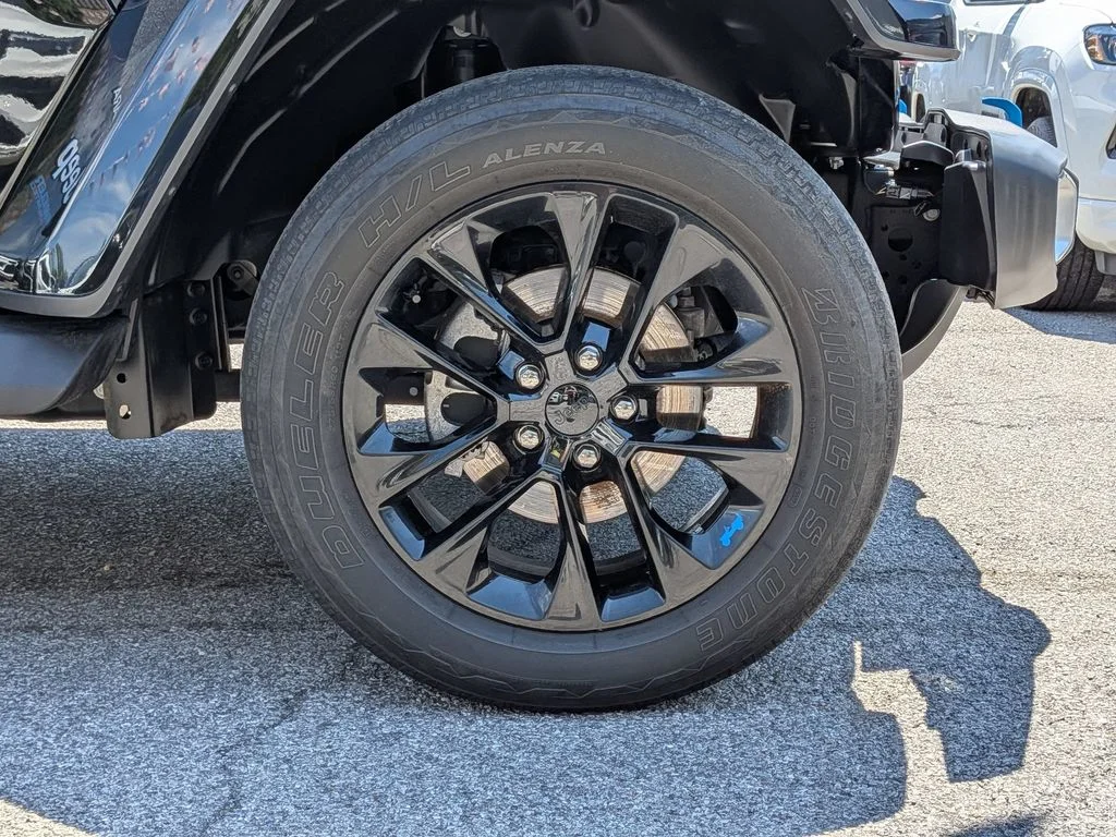 Used 2022 Black Jeep Unlimited Sahara 4xe image 27