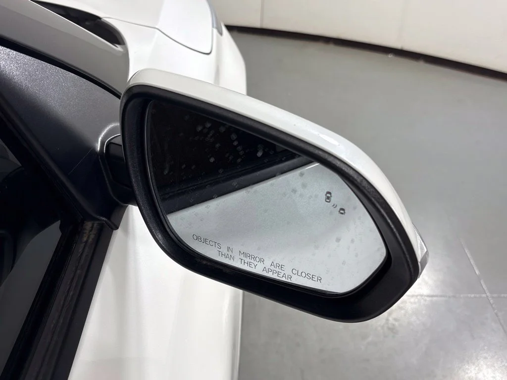 Used 2025 White Kia S image 13