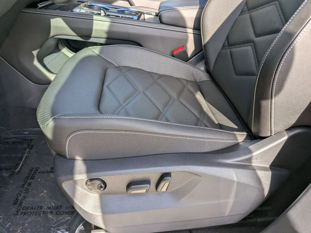 New 2026 Black Volkswagen 2.0T SE w/Technology image 16