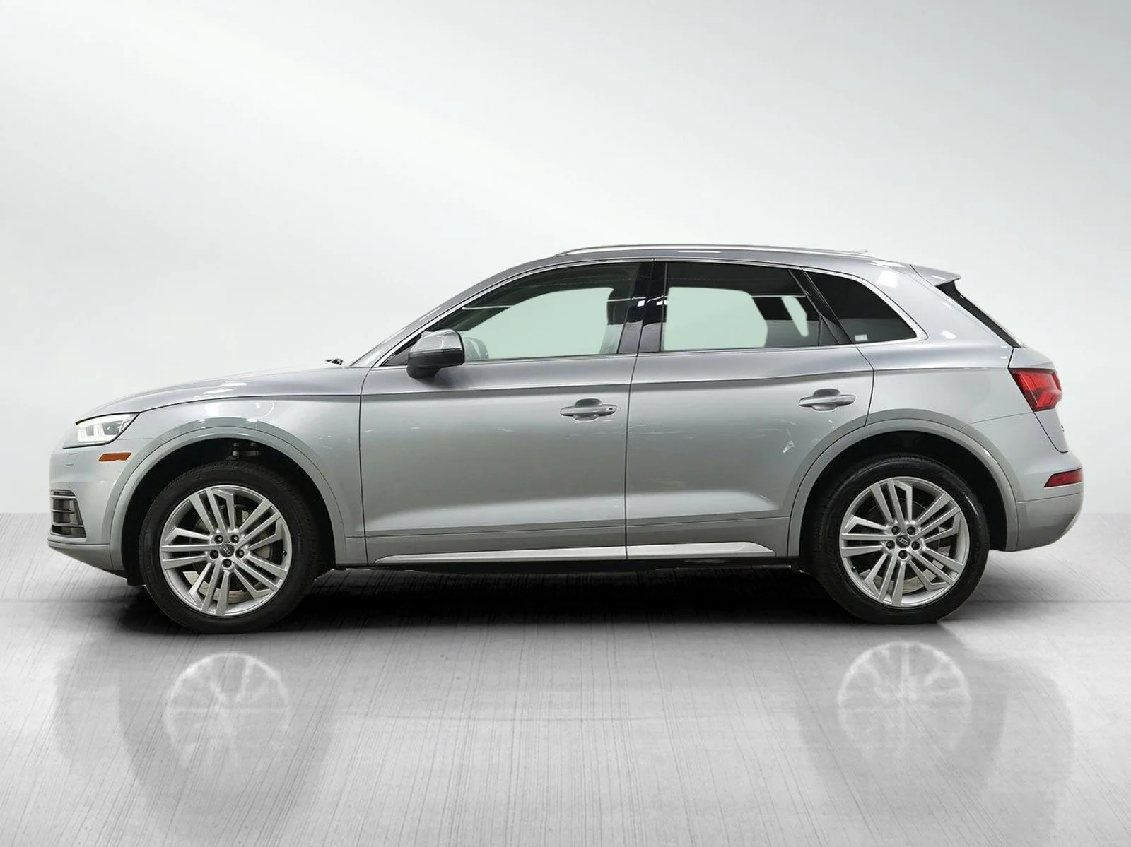 Used 2018 Audi Q5 Premium Plus with VIN WA1BNAFY0J2008161 for sale in Hopkins, Minnesota