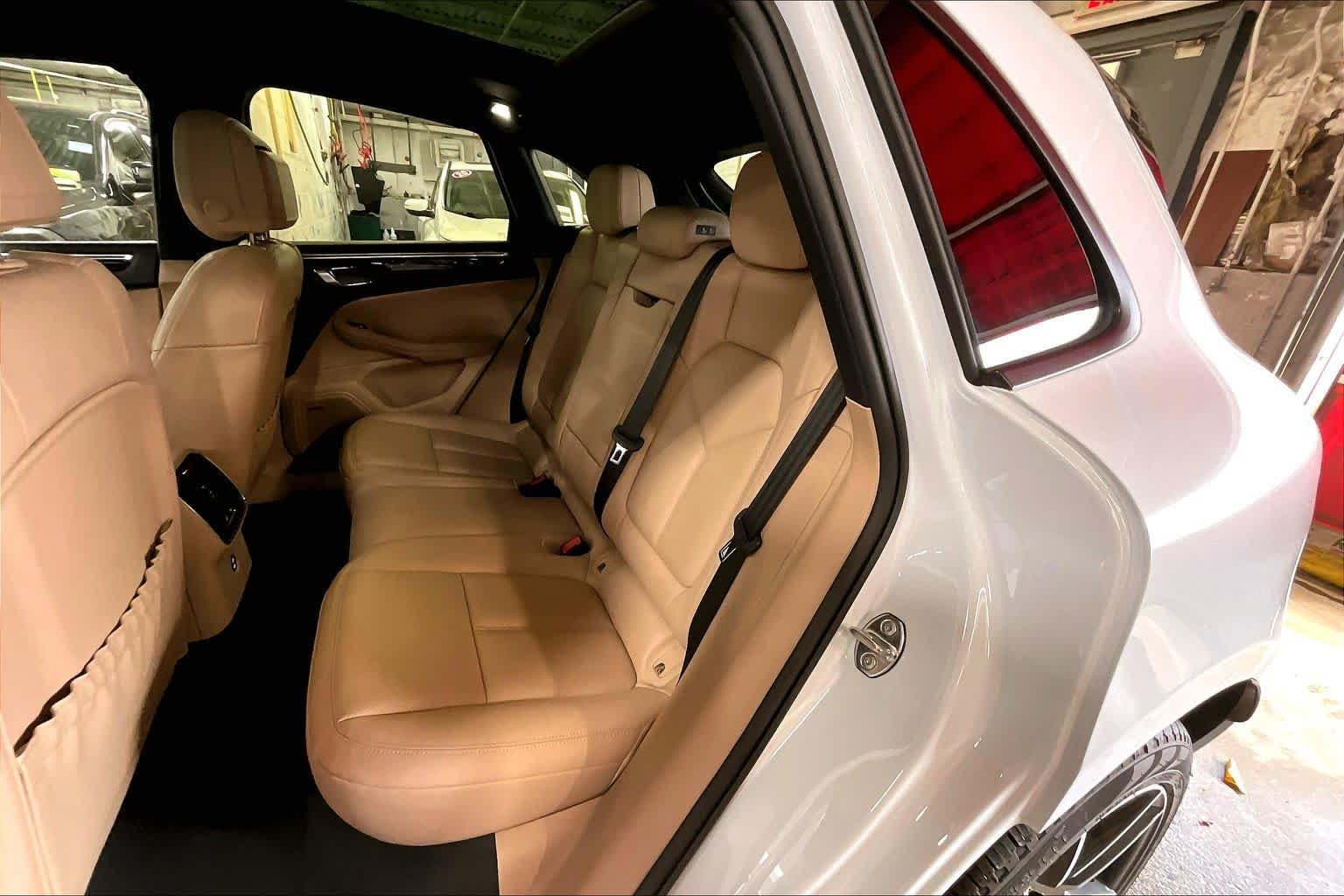 2025 Porsche Macan Base - Photo 20