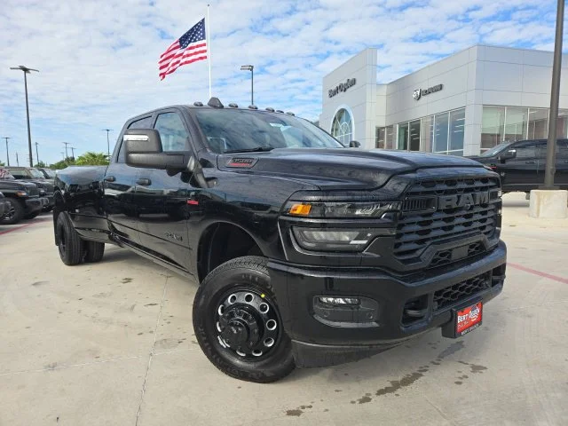 New 2027 Diamond Black Crystal Pearl-Coat Exterior Paint RAM Big Horn image 1