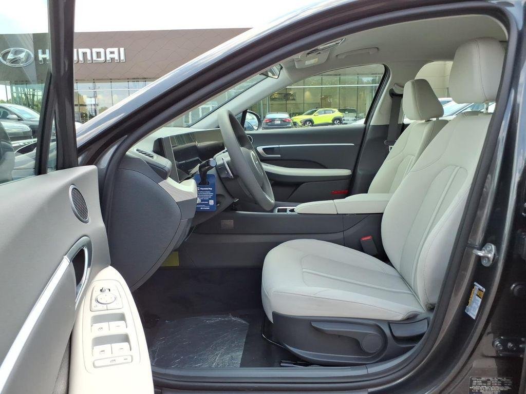 New 2026 Gray Hyundai Blue image 23