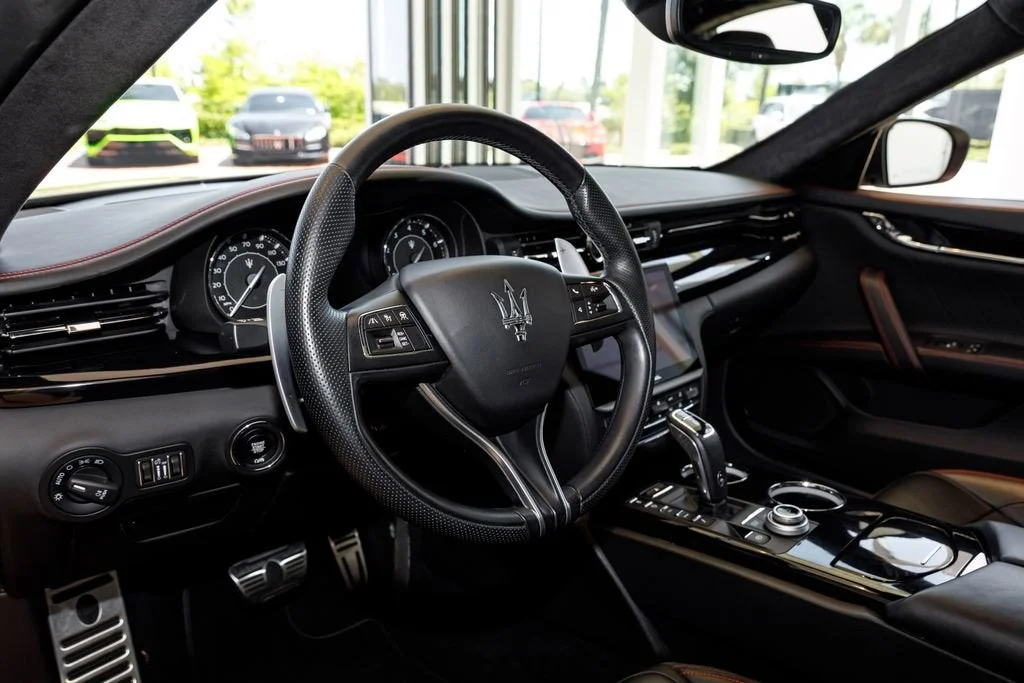 Used 2022 Bianco Maserati Modena image 31