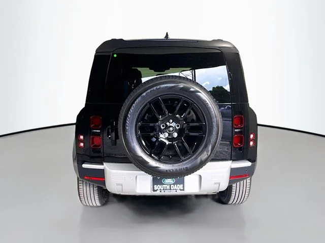 Used 2025 Black Land Rover S image 6