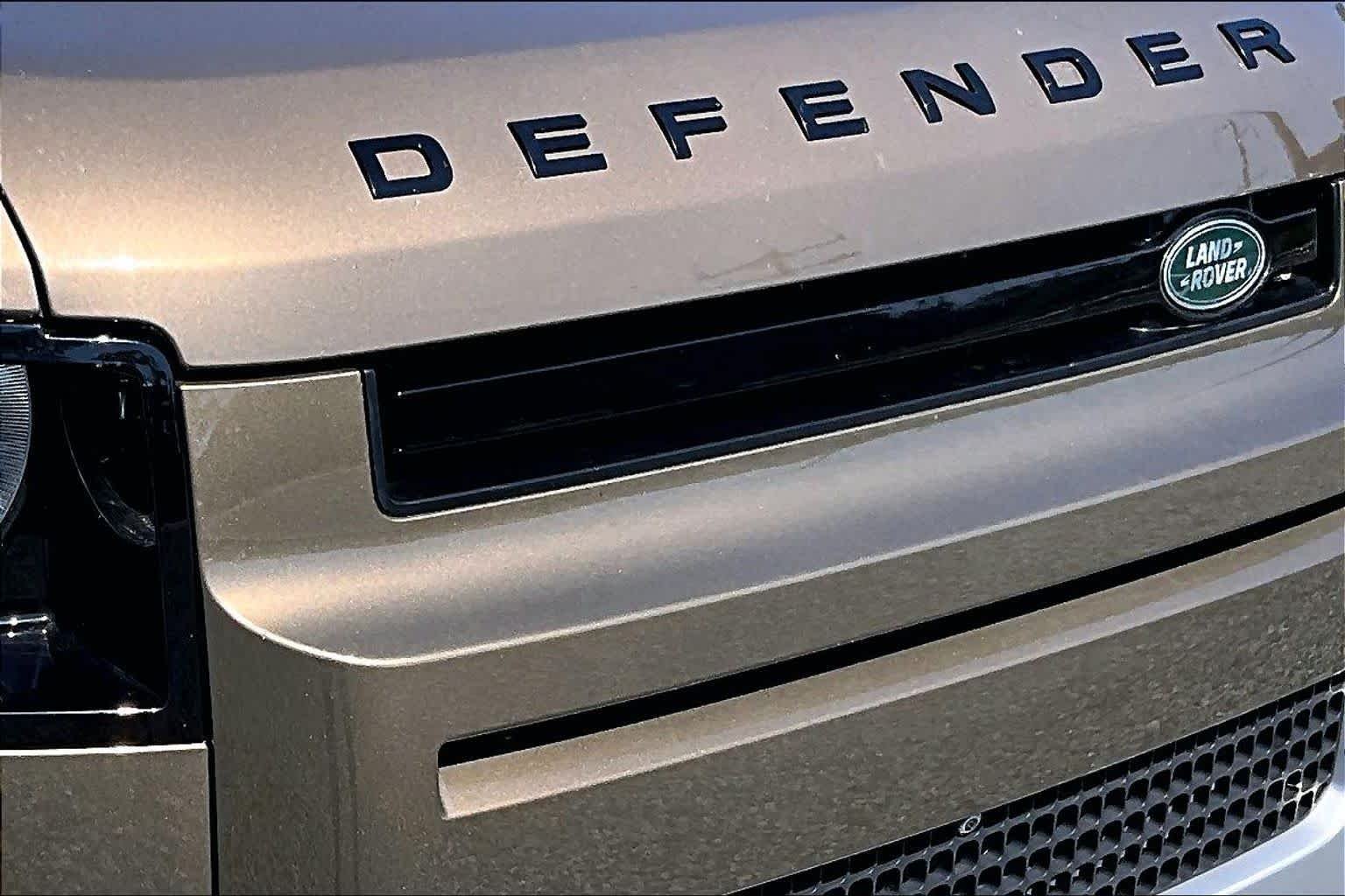 Used 2020 Gondwana Stone Metallic Land Rover HSE image 30