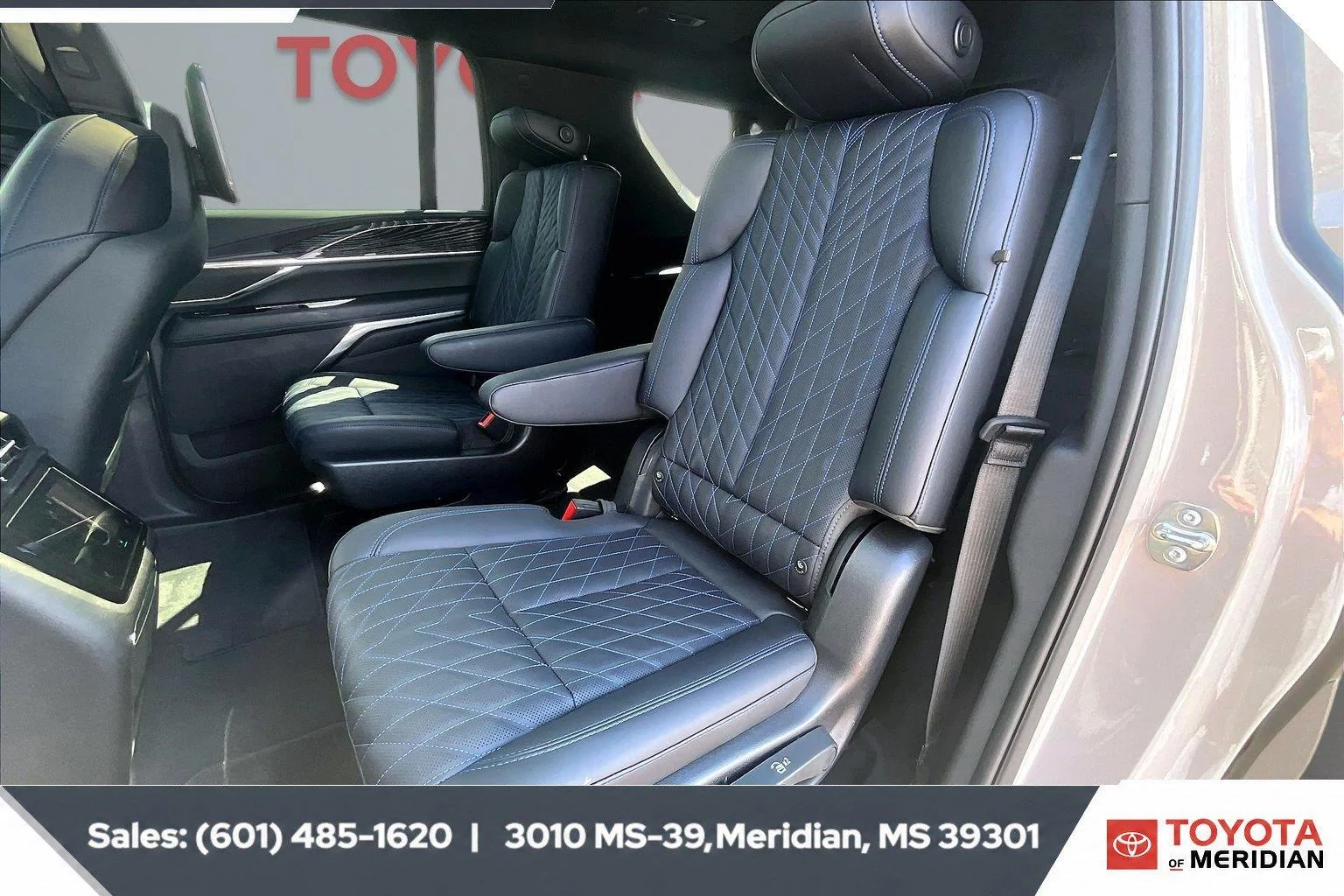 Used 2026 Sandstone Cadillac Luxury image 19