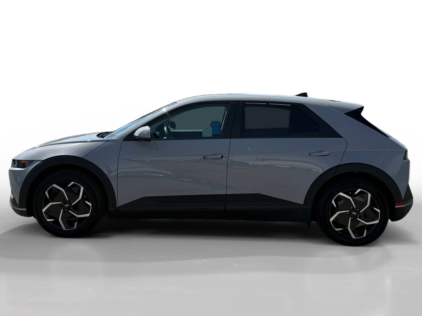 Used 2024 Cyber Gray Hyundai SEL image 2