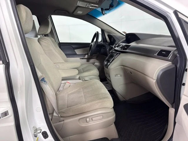 Used 2016 White Honda SE image 4