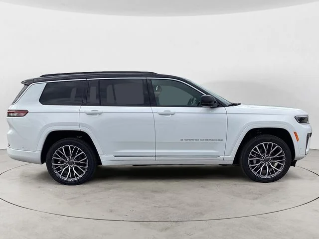 New 2026 Bright White Clearcoat Jeep L SUMMIT 4X4 image 7