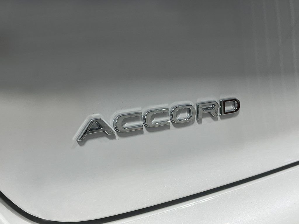 New 2026 Platinum White Pearl Honda LX image 10
