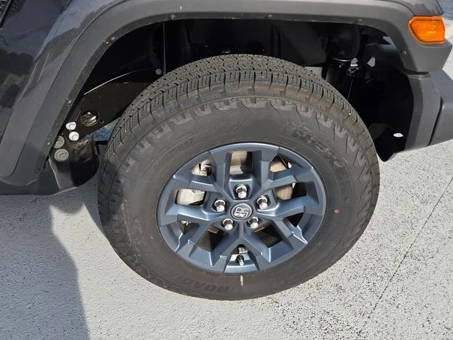 New 2026 Granite Crystal Metallic Clear-Coat Exterior Paint Jeep  image 11