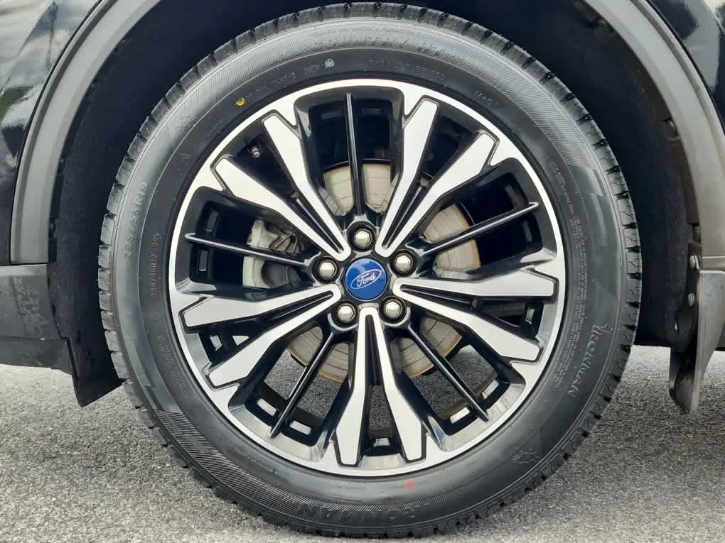 Used 2022 Agate Black Ford SE image 6