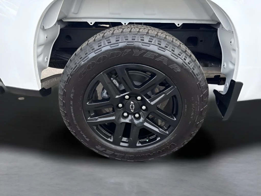 Used 2026 White Chevrolet RST image 37