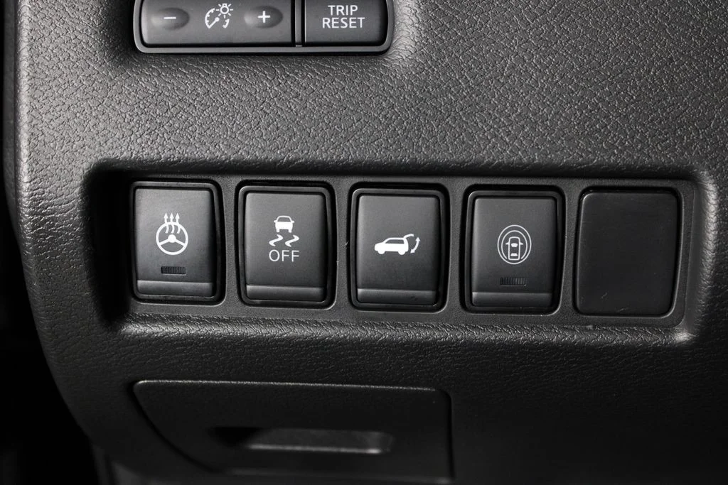 Certified Used 2020 Black Nissan Platinum image 25