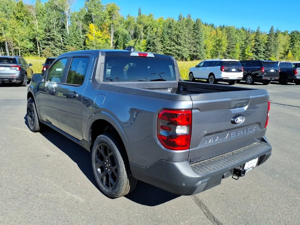New 2026 Carbonized Gray Metallic Ford XLT image 5