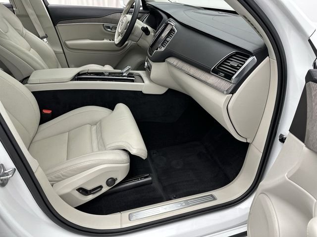 Used 2023 White Volvo Ultimate image 26