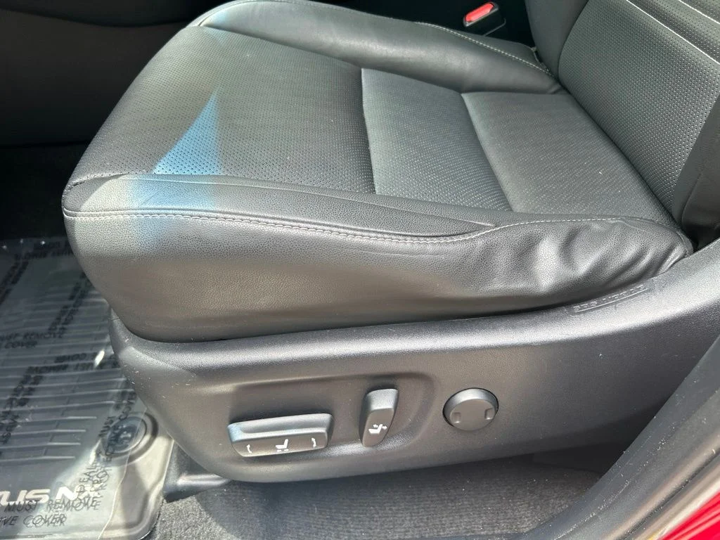 Used 2015 Red Lexus 200t image 16