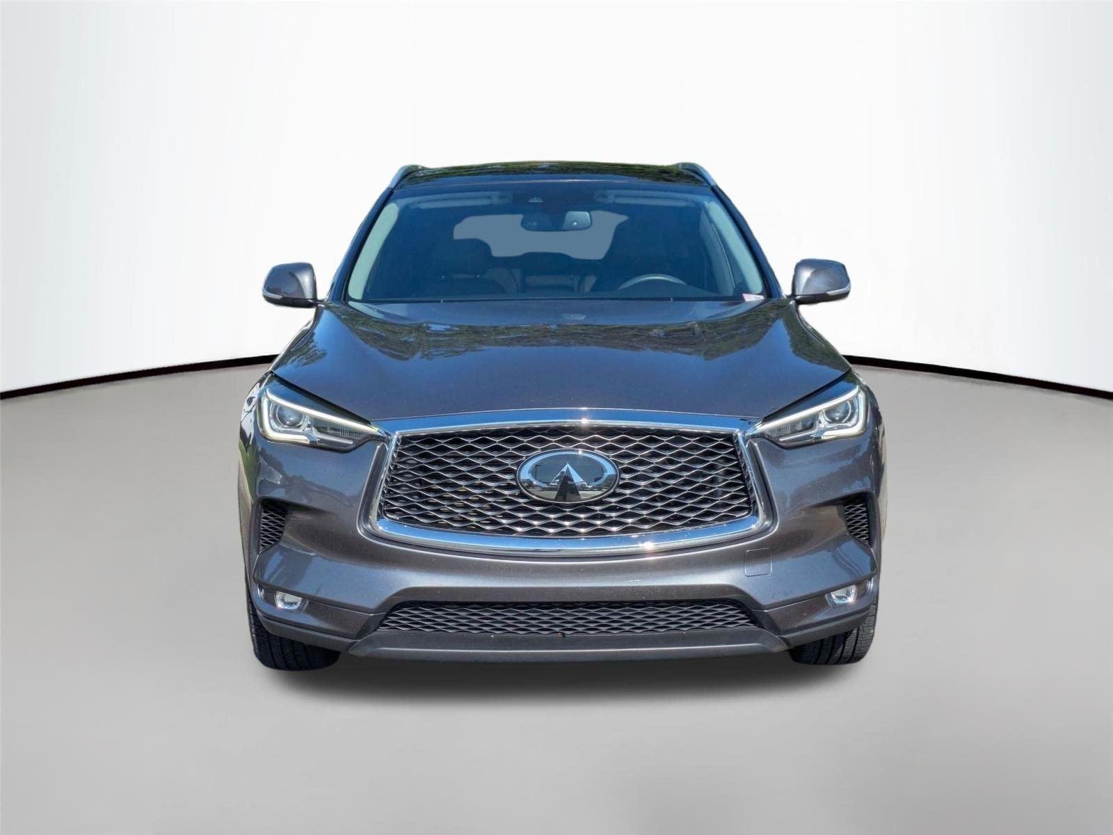 Used 2020  INFINITI  image 2