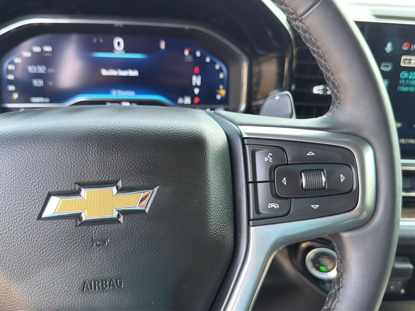 Used 2025 Summit White Chevrolet LT image 22