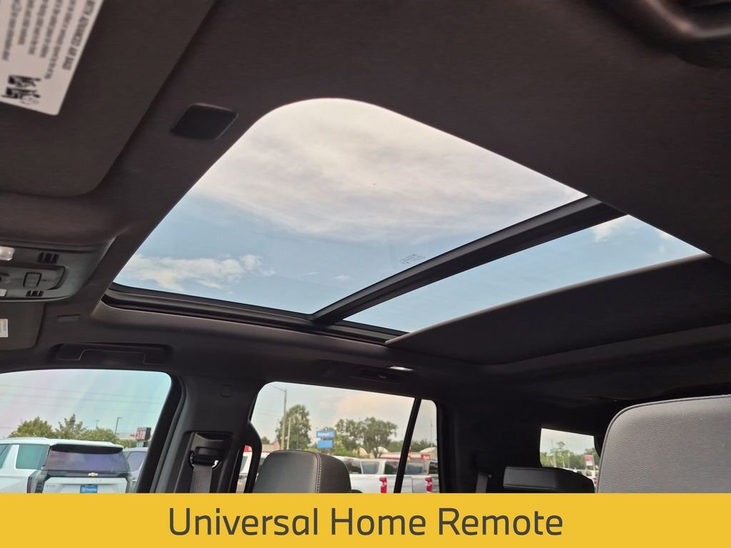 Used 2023 Black Chevrolet Z71 image 19