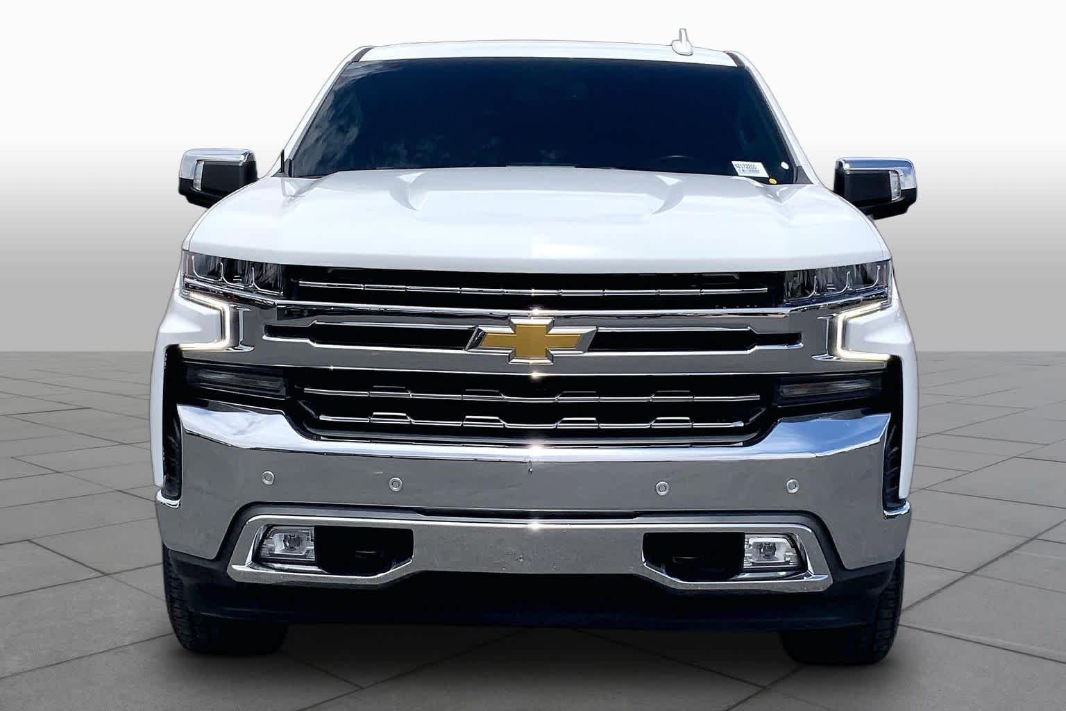 Used 2022 Summit White Chevrolet LTZ image 4