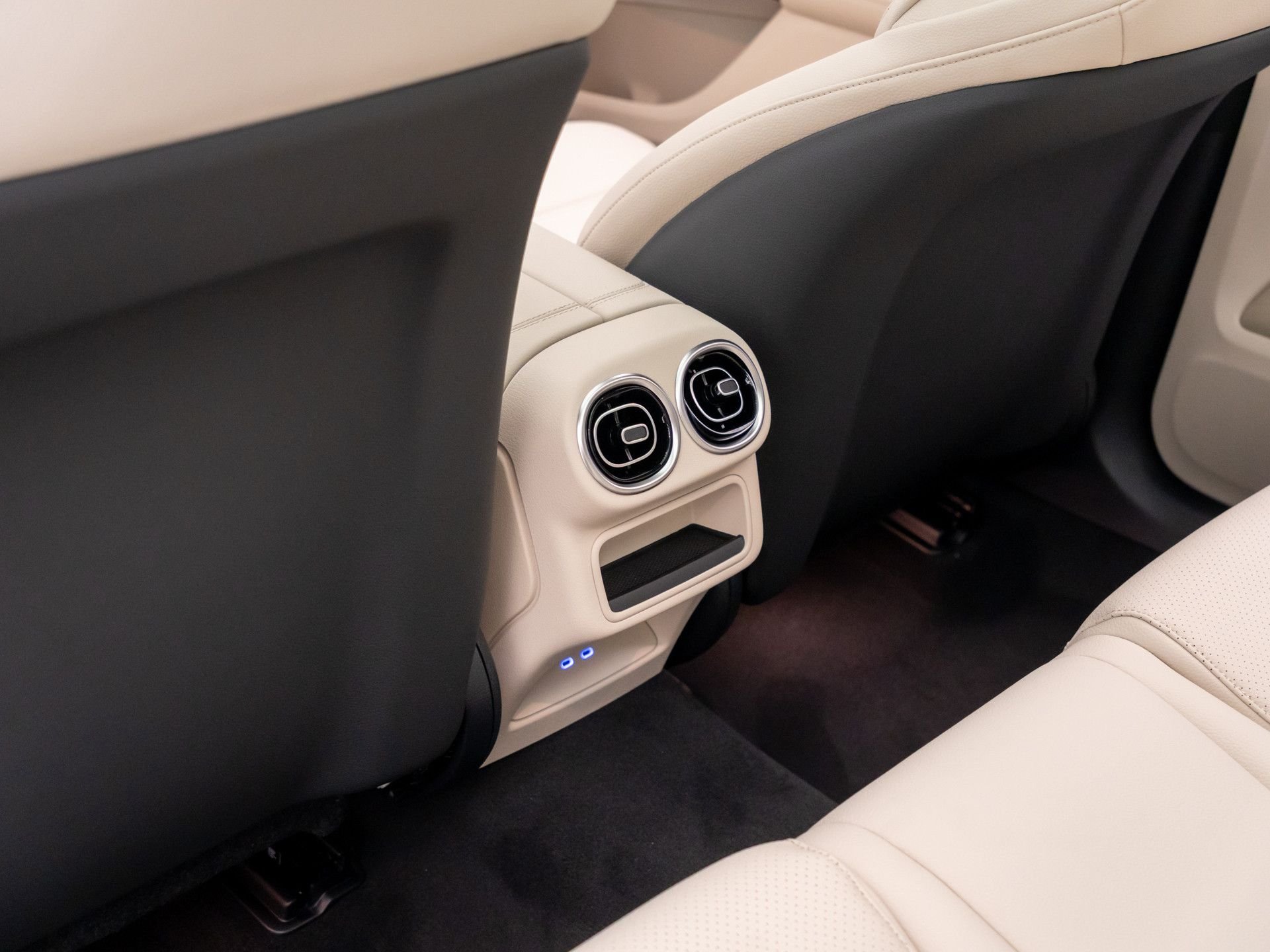 New 2027 Polar White Mercedes-Benz GLC 350e image 19