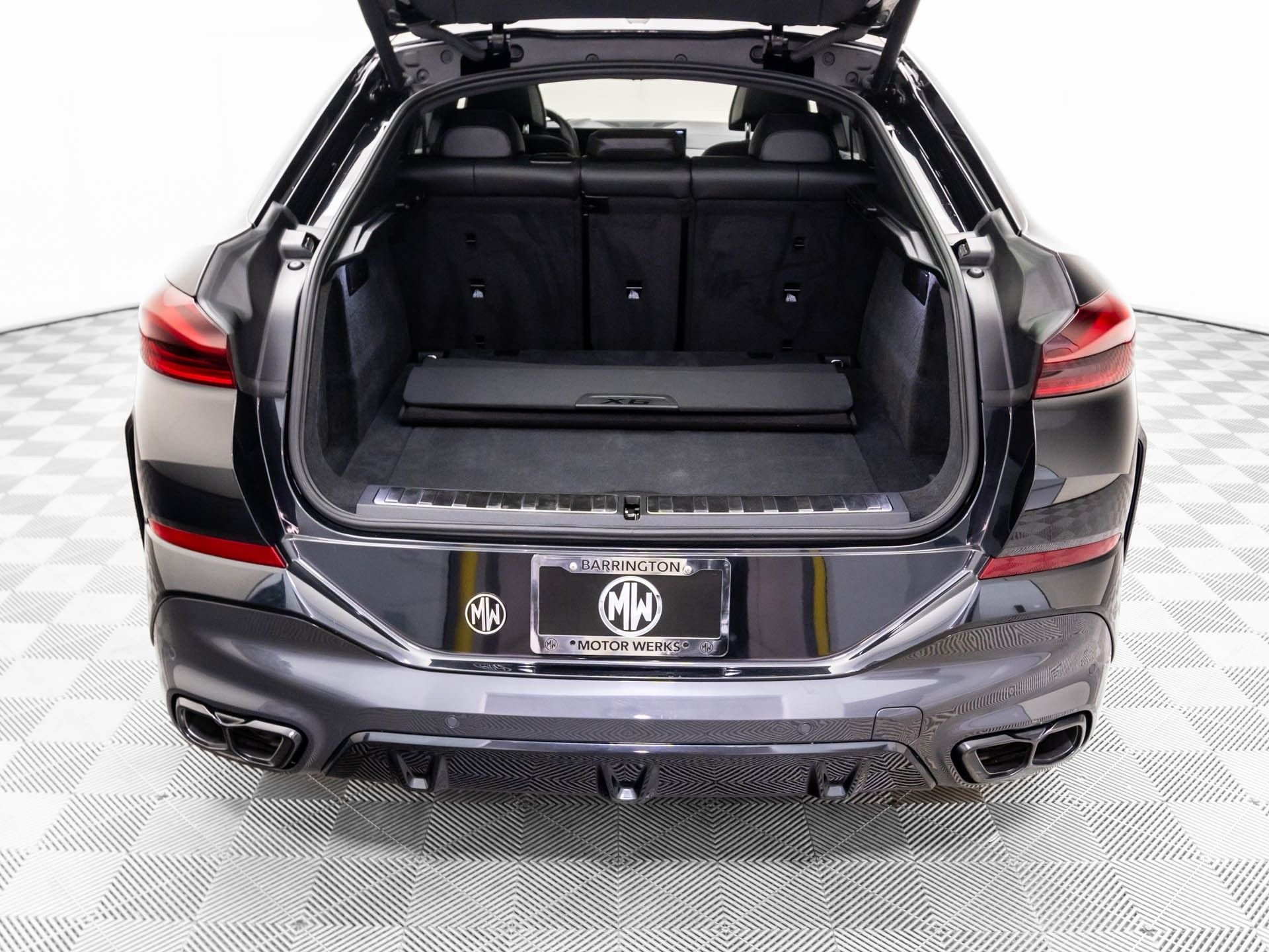 Used 2024 Black BMW M60i image 33