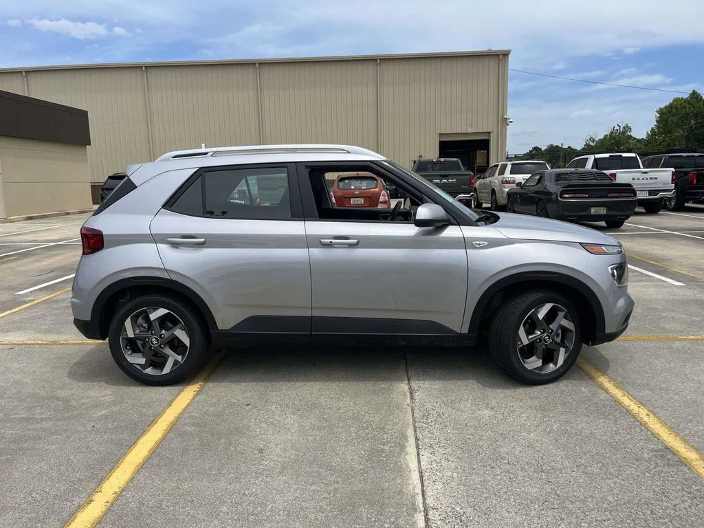 New 2026 Silver Hyundai SEL image 3