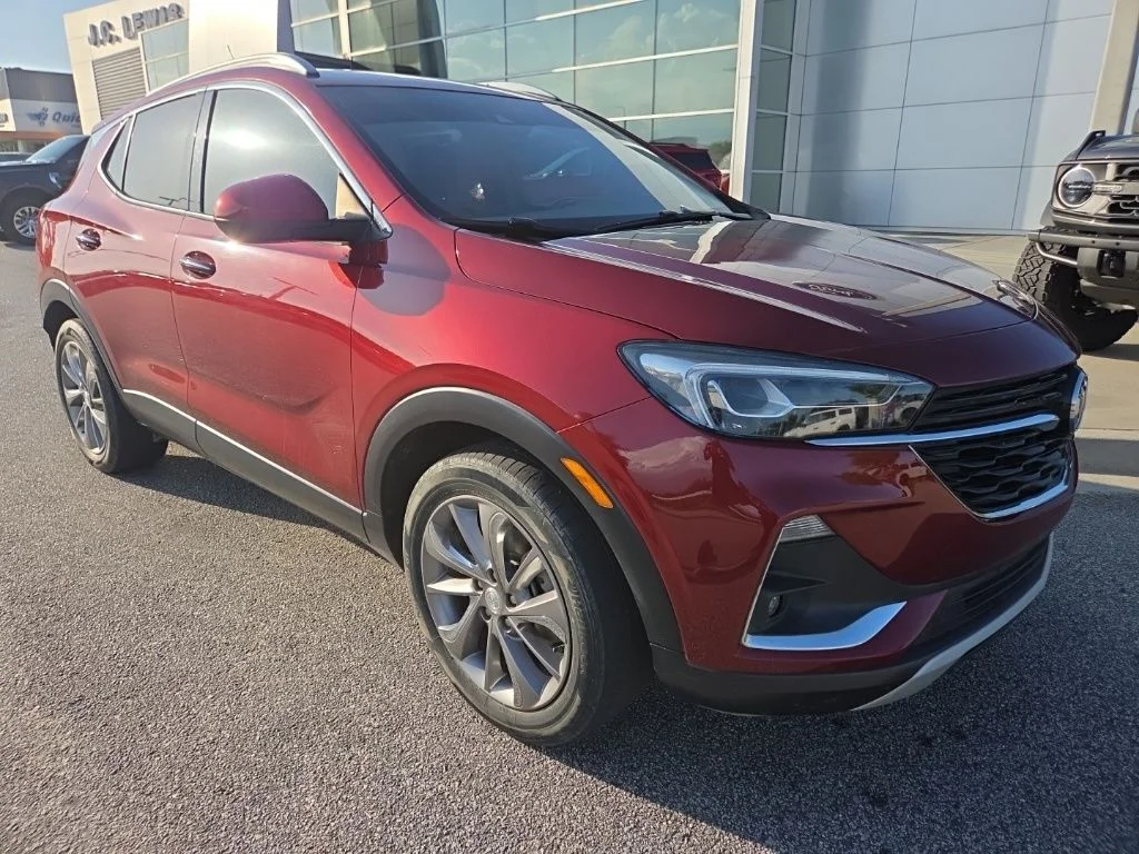 Used 2023 Red Buick Essence image 1