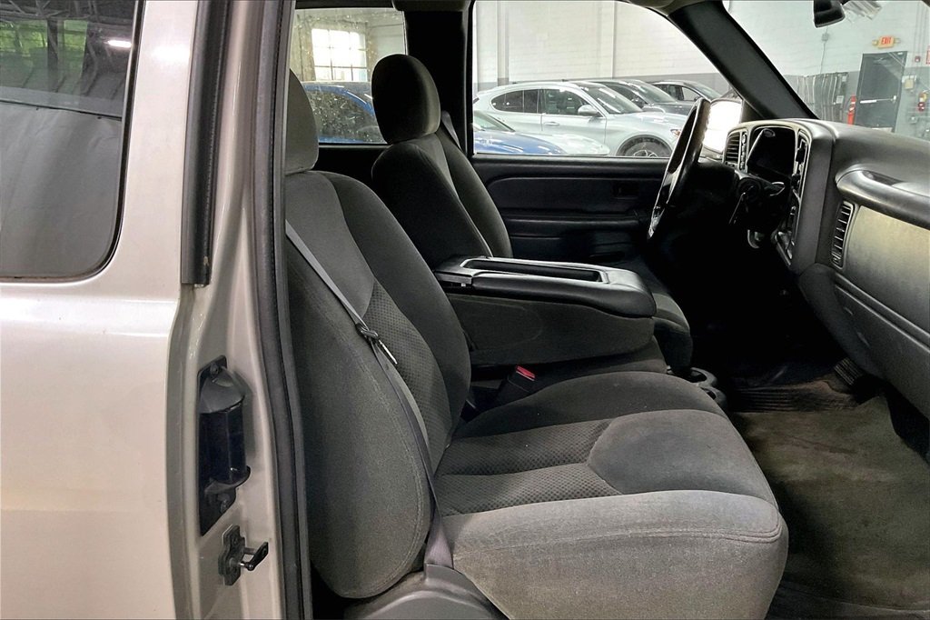 2004 CHEVROLET SILVERADO - Image 5