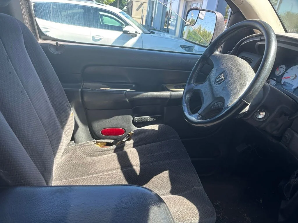 Used 2003  Dodge  image 14