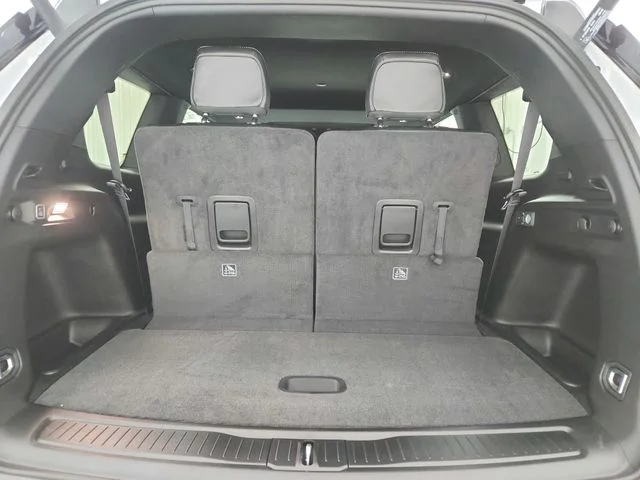 New 2026 Bright White Clear-Coat Exterior Paint Jeep Altitude image 50