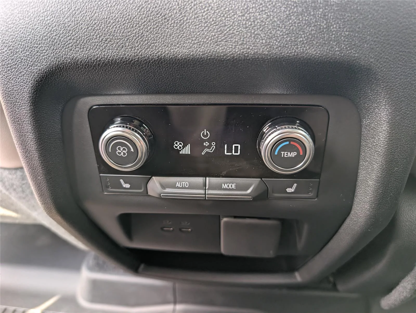 New 2026 Glacier White Tricoat GMC Elevation image 15