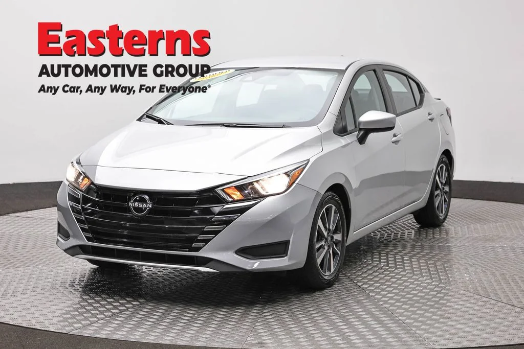 Used 2023 Silver Nissan 1.6 SV image 1