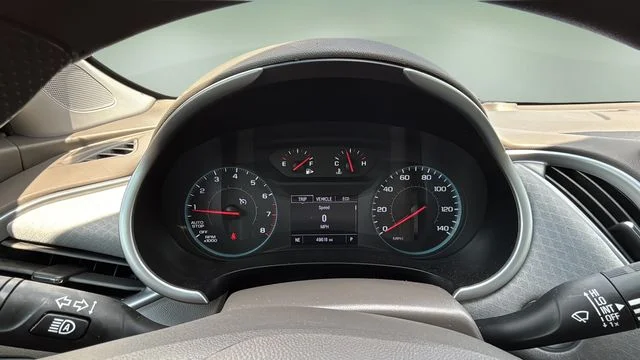 Used 2025 White Chevrolet LT image 15