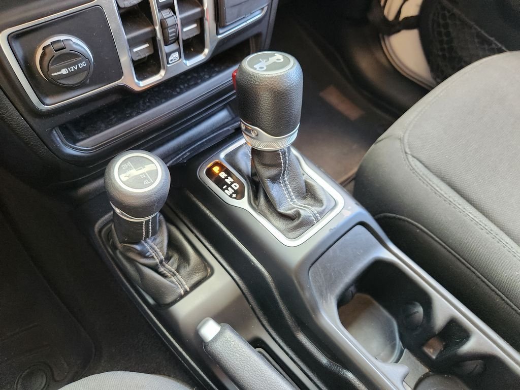 Used 2020 Bright White Clearcoat Jeep Sahara image 21