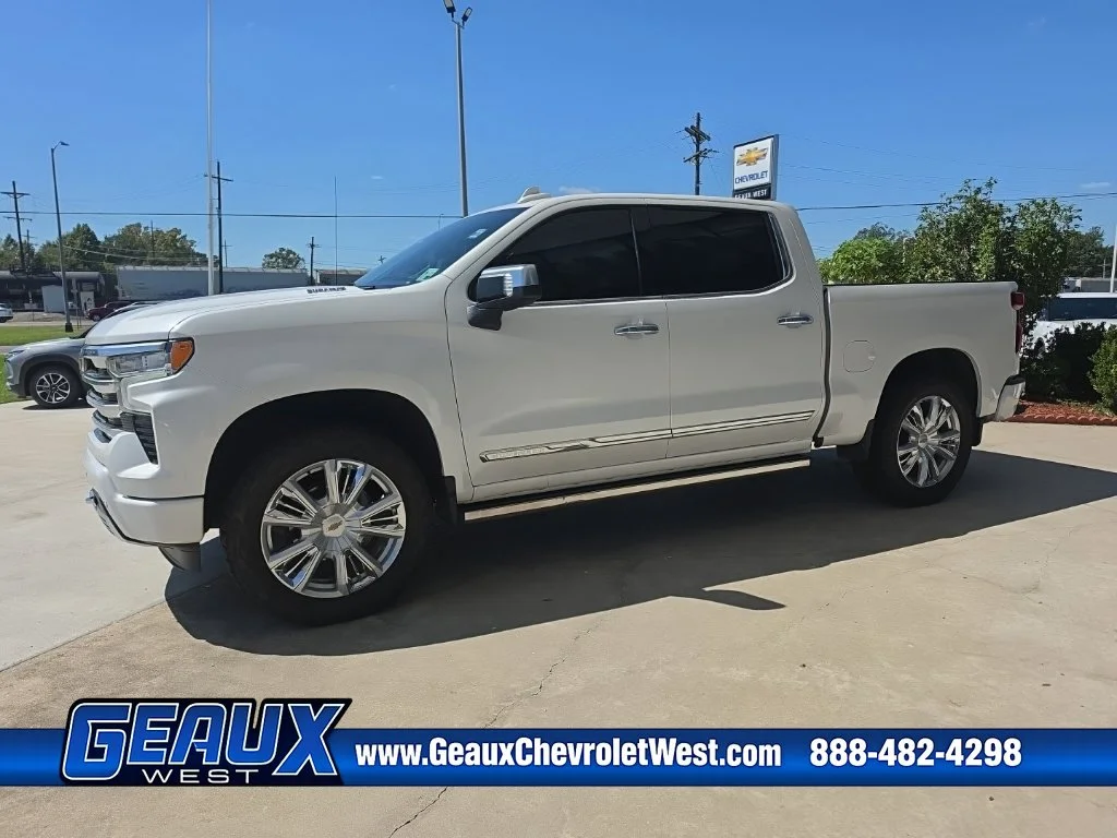 Used 2023 Beige Chevrolet High Country image 4