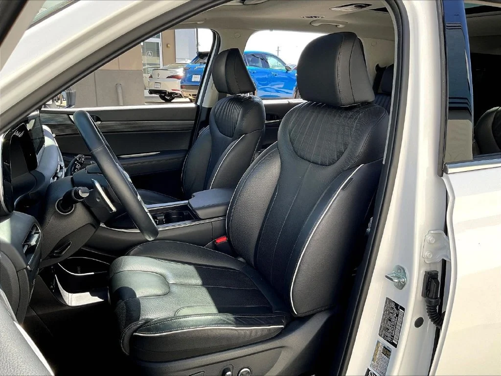 Used 2023 White Hyundai Limited image 22