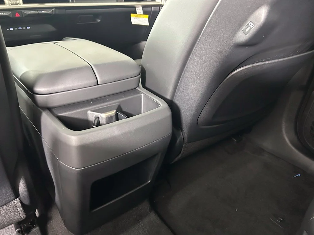 New 2027 Ebony Black Kia S image 13