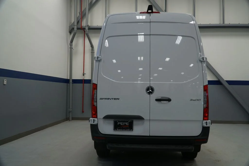 New 2026  Mercedes-Benz Cargo 144 WB image 5