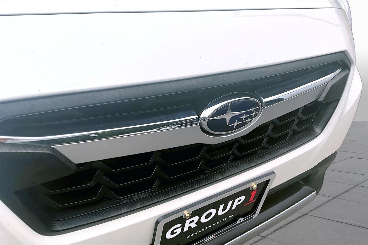 Used 2019 Crystal White Pearl Subaru  image 29
