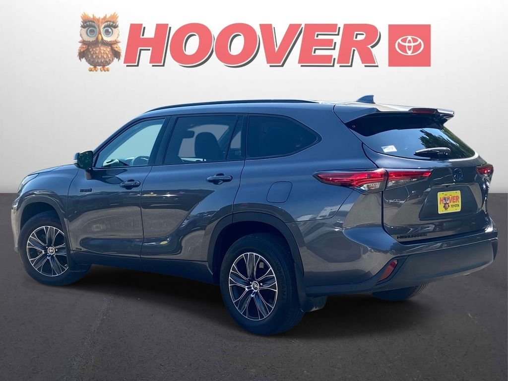 Used 2021 Gray Toyota XLE image 8