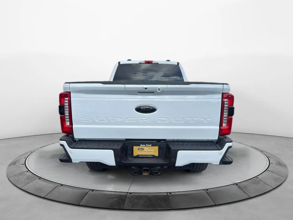 Certified Used 2025 Oxford White Ford LARIAT image 5